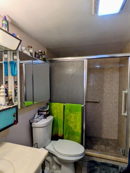 For Sale: $70,000 (2 beds, 1 baths, 894 Square Feet)