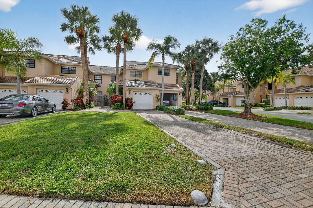 For Rent: $4,000 (3 beds, 2 baths, 2174 Square Feet)