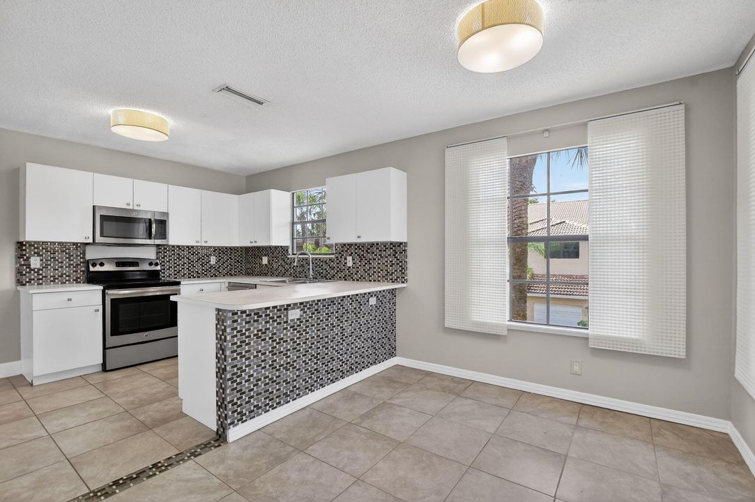 For Rent: $4,000 (3 beds, 2 baths, 2174 Square Feet)