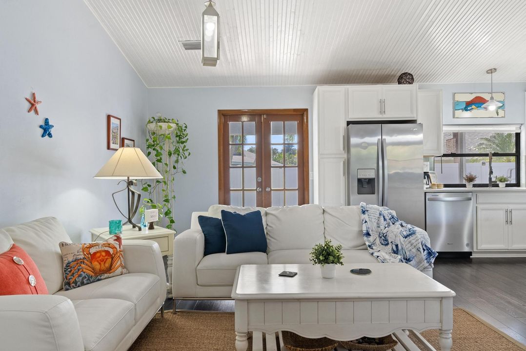 For Sale: $595,000 (3 beds, 2 baths, 1509 Square Feet)