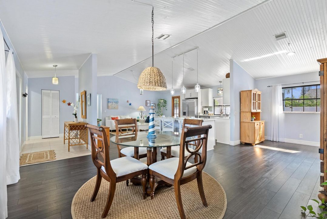 For Sale: $595,000 (3 beds, 2 baths, 1509 Square Feet)