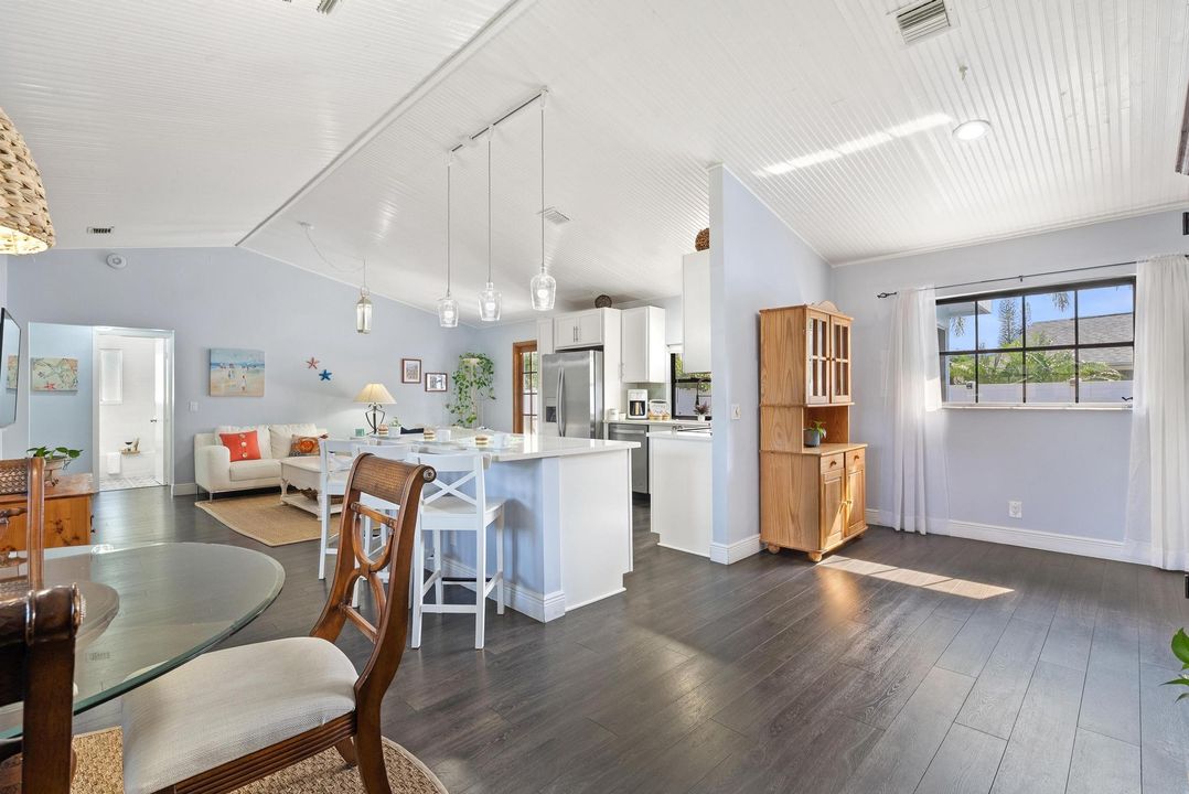 For Sale: $595,000 (3 beds, 2 baths, 1509 Square Feet)