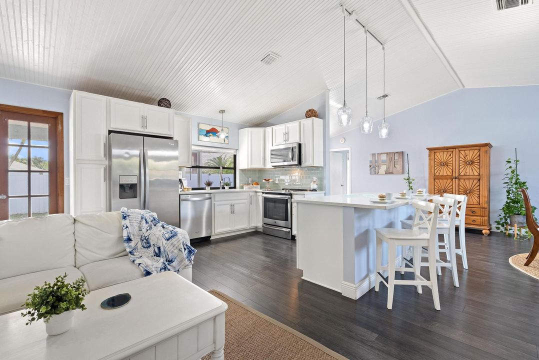 For Sale: $595,000 (3 beds, 2 baths, 1509 Square Feet)