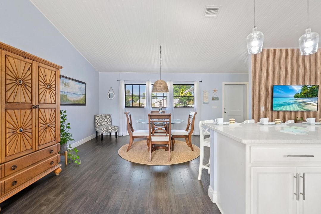 For Sale: $595,000 (3 beds, 2 baths, 1509 Square Feet)