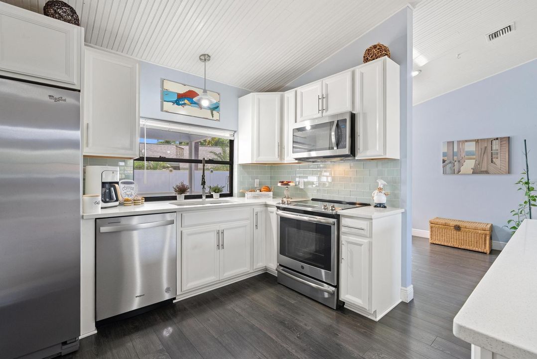 For Sale: $595,000 (3 beds, 2 baths, 1509 Square Feet)