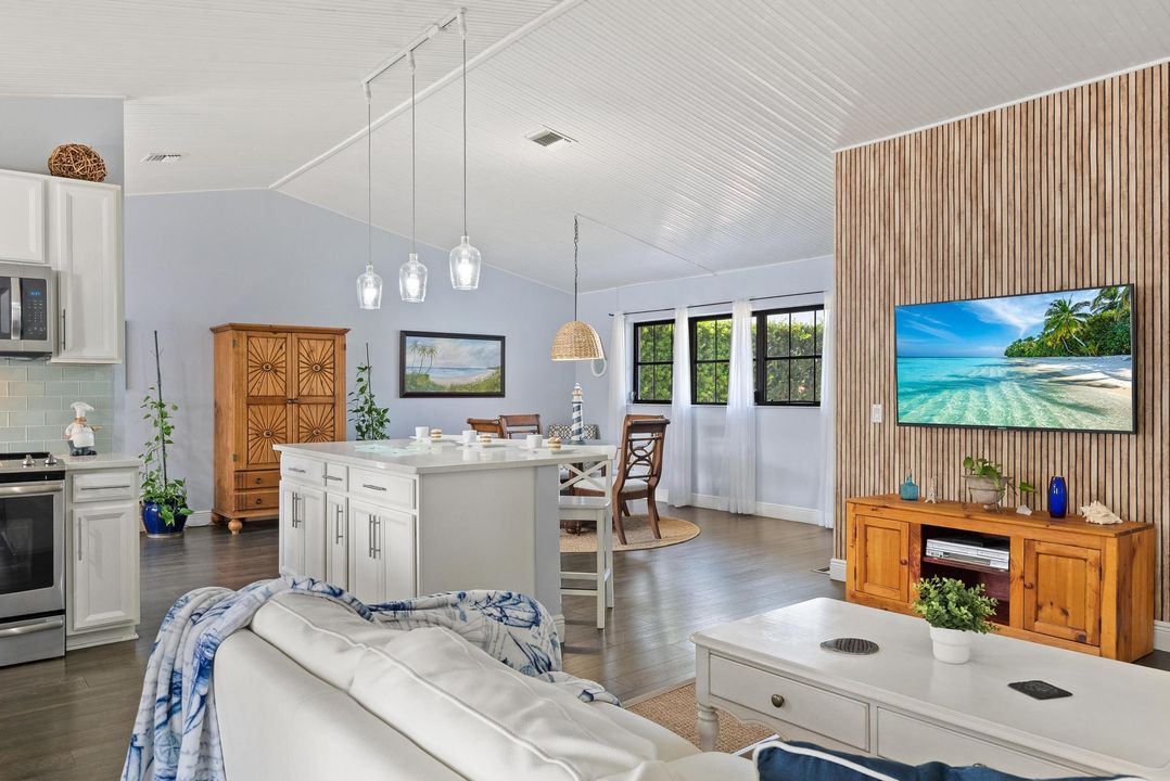 For Sale: $595,000 (3 beds, 2 baths, 1509 Square Feet)