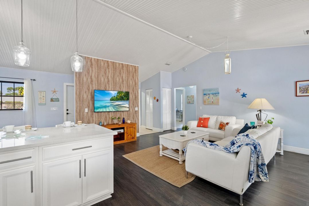 For Sale: $595,000 (3 beds, 2 baths, 1509 Square Feet)