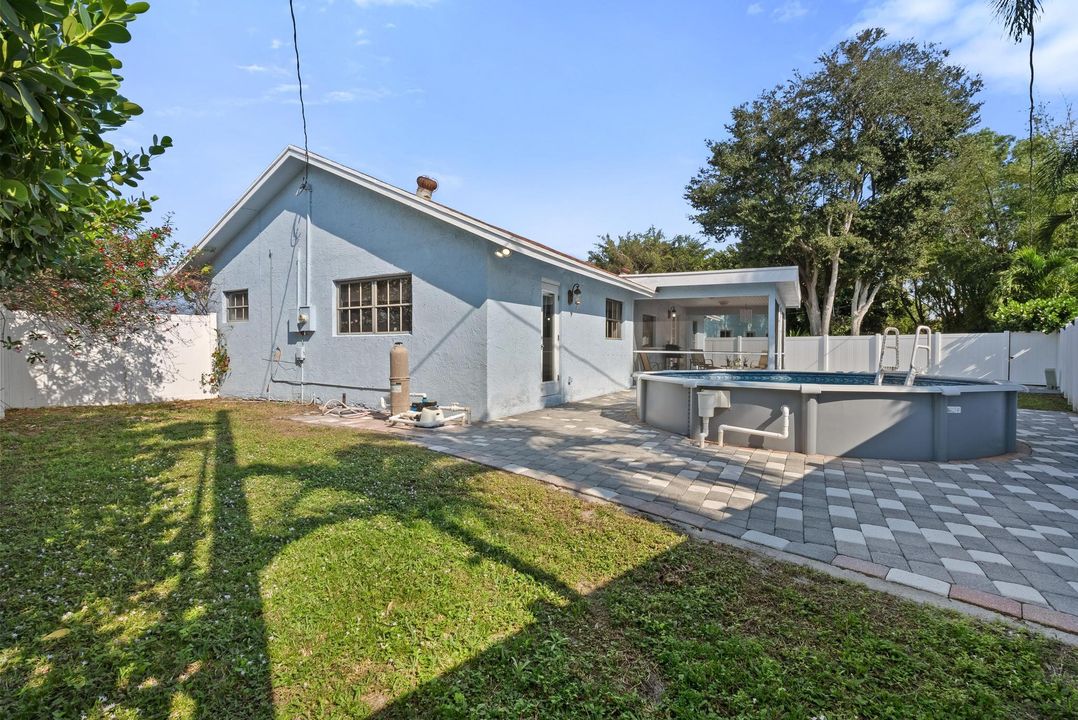 For Sale: $595,000 (3 beds, 2 baths, 1509 Square Feet)