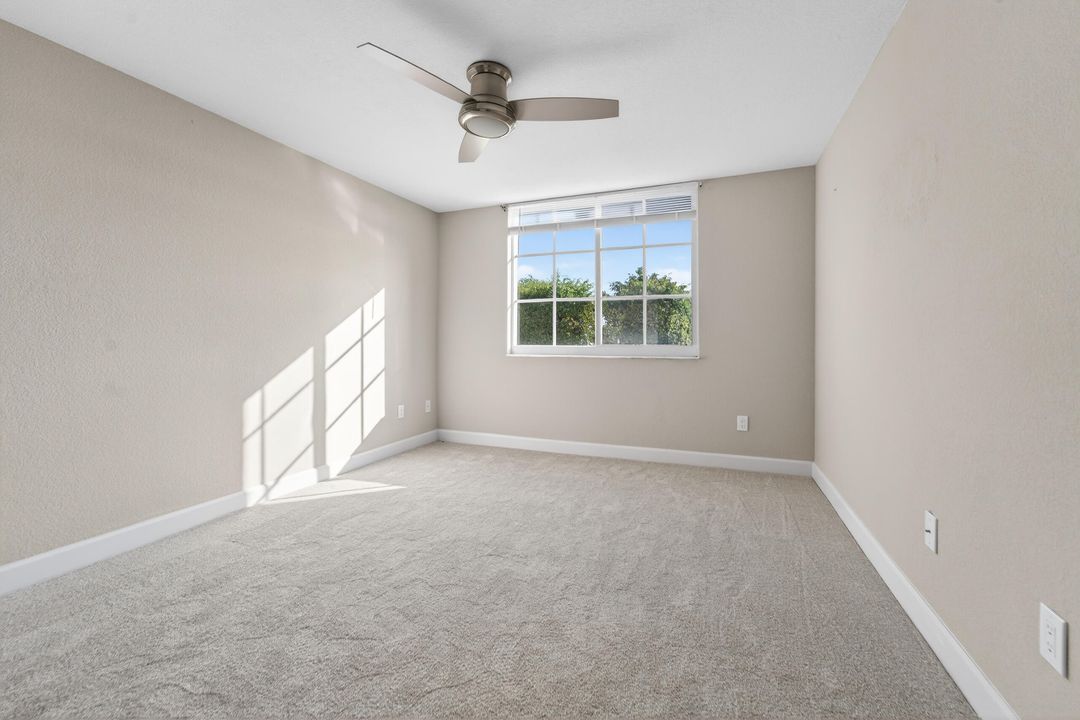 For Rent: $3,200 (2 beds, 2 baths, 1036 Square Feet)