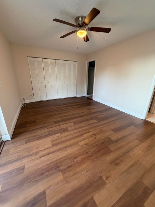 合同活跃: $1,550 (1 贝兹, 1 浴室, 760 平方英尺)