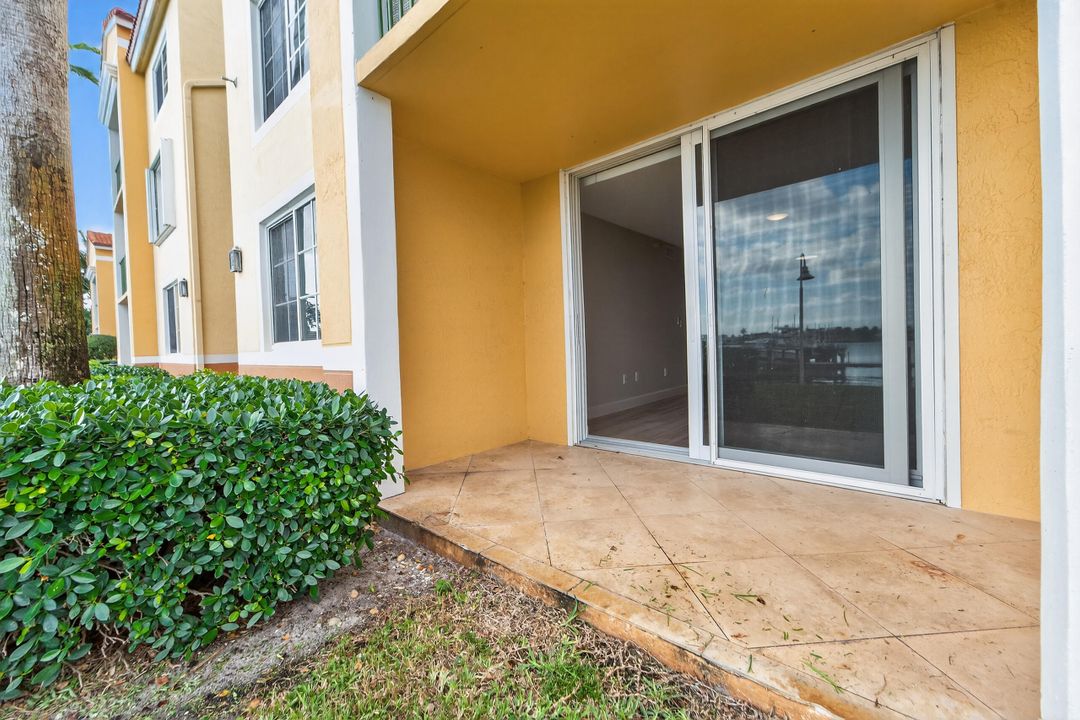 For Rent: $3,200 (2 beds, 2 baths, 1036 Square Feet)