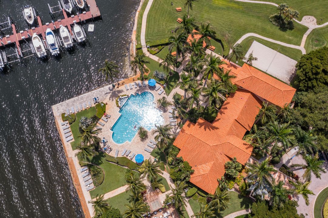 For Rent: $3,200 (2 beds, 2 baths, 1036 Square Feet)