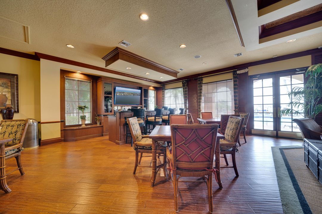 For Rent: $3,200 (2 beds, 2 baths, 1036 Square Feet)