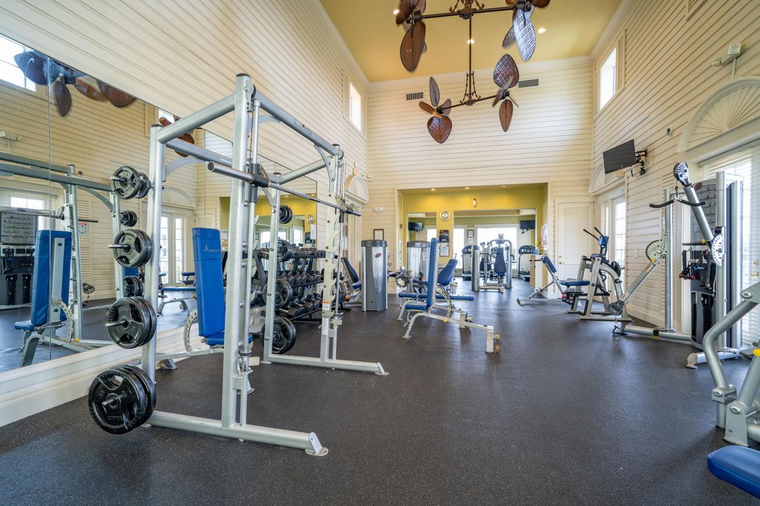 For Rent: $3,200 (2 beds, 2 baths, 1036 Square Feet)