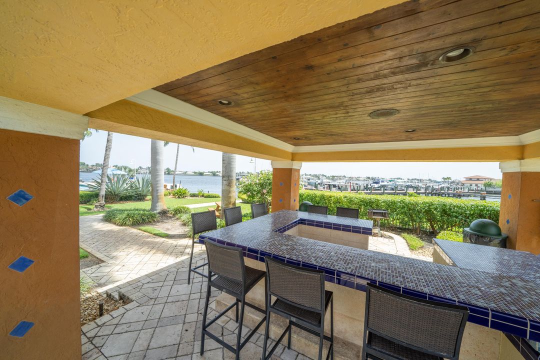 For Rent: $3,200 (2 beds, 2 baths, 1036 Square Feet)