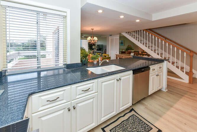 В аренду: $3,000 (2 спален, 2 ванн, 1347 Квадратных фут)