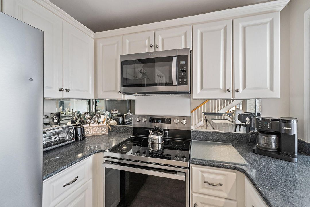 В аренду: $3,000 (2 спален, 2 ванн, 1347 Квадратных фут)