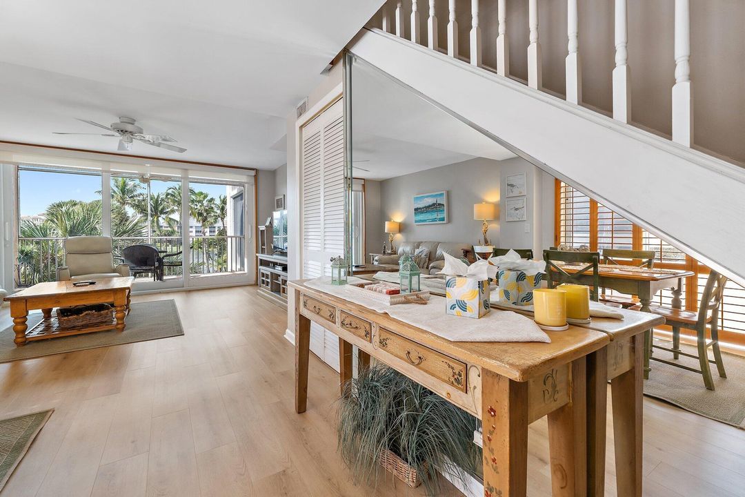 В аренду: $3,000 (2 спален, 2 ванн, 1347 Квадратных фут)