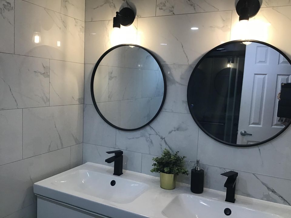 For Sale: $140,000 (1 beds, 1 baths, 1010 Square Feet)