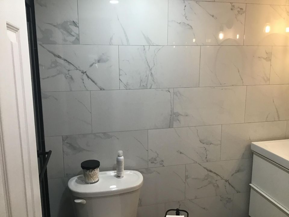 For Sale: $140,000 (1 beds, 1 baths, 1010 Square Feet)