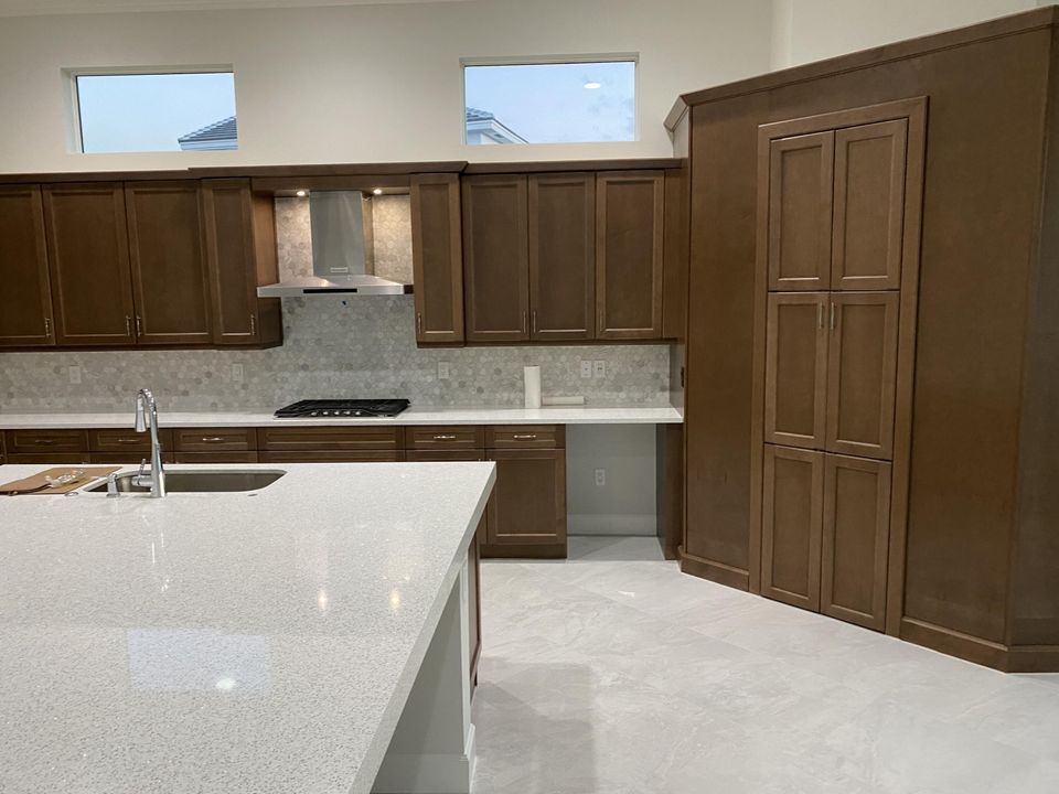 For Rent: $5,950 (5 beds, 4 baths, 3585 Square Feet)