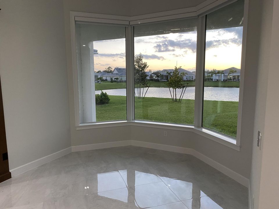 For Rent: $5,950 (5 beds, 4 baths, 3585 Square Feet)