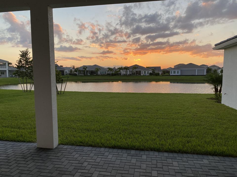 For Rent: $5,950 (5 beds, 4 baths, 3585 Square Feet)