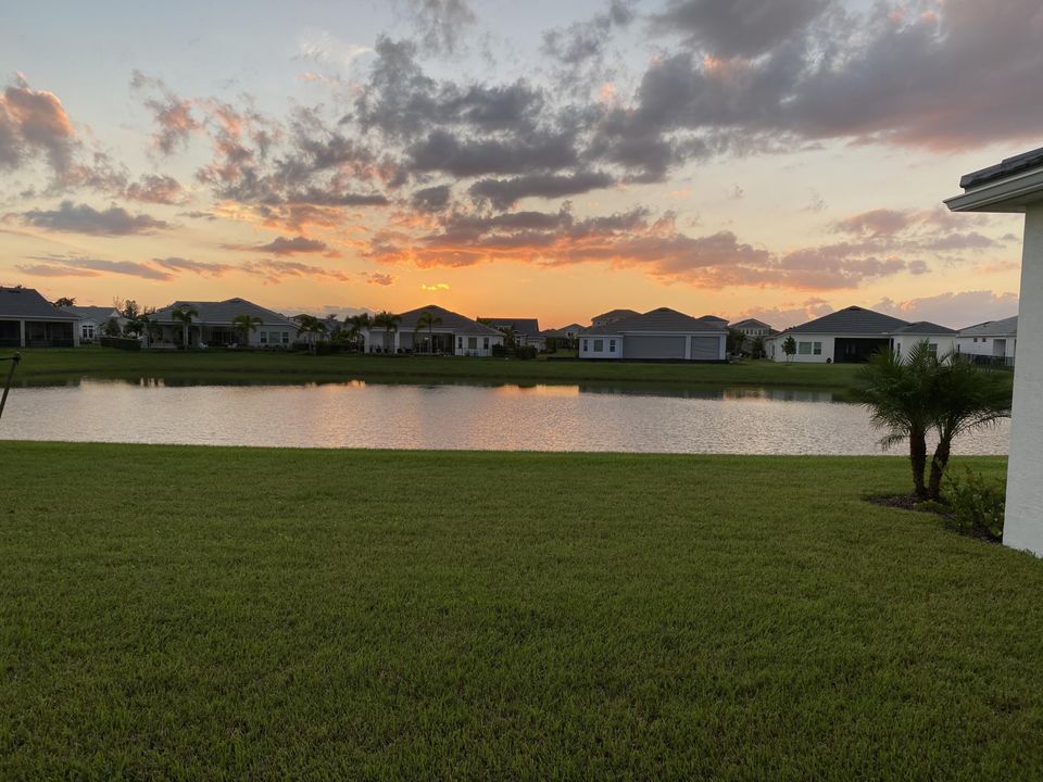 For Rent: $5,950 (5 beds, 4 baths, 3585 Square Feet)