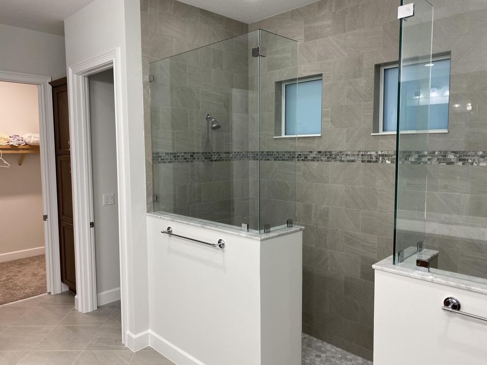 For Rent: $5,950 (5 beds, 4 baths, 3585 Square Feet)