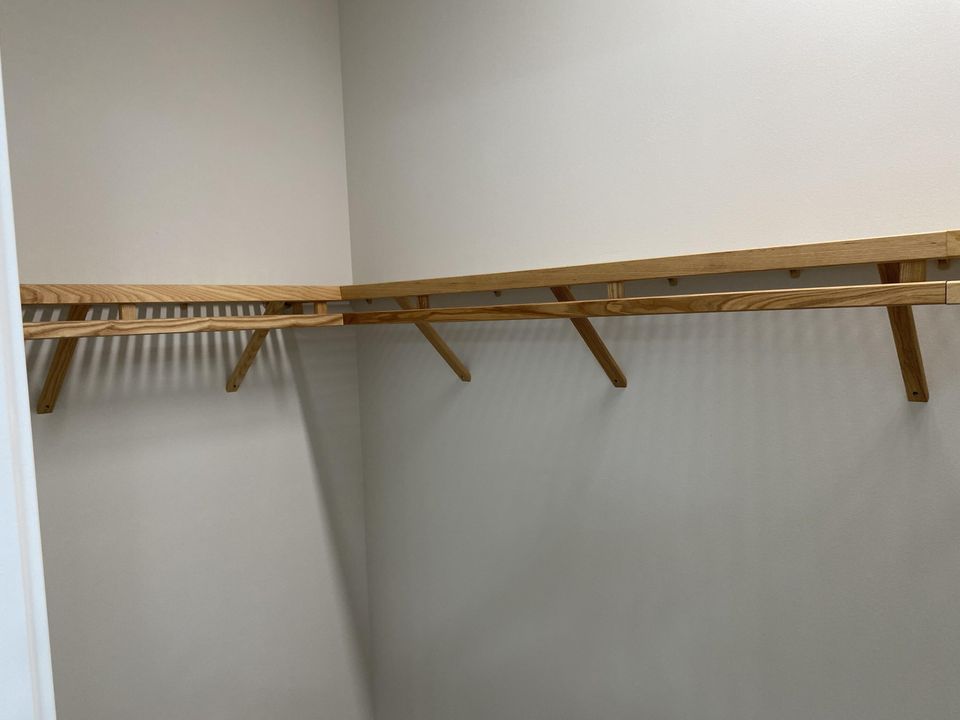 For Rent: $5,950 (5 beds, 4 baths, 3585 Square Feet)