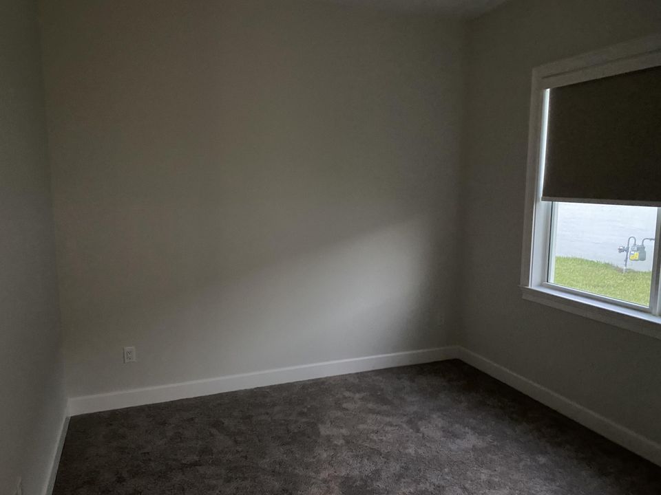 For Rent: $5,950 (5 beds, 4 baths, 3585 Square Feet)