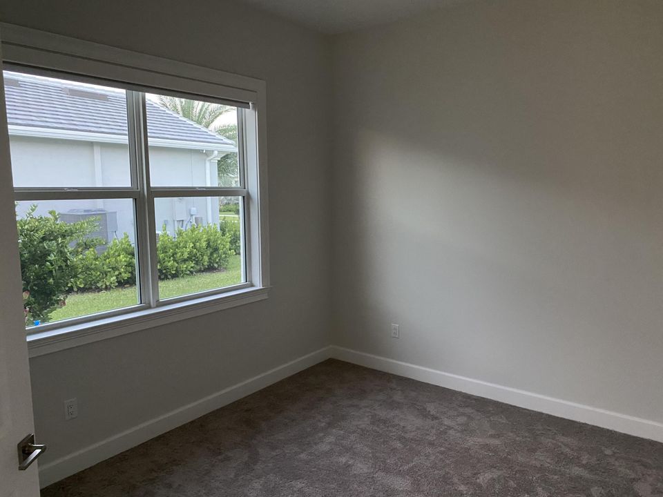 For Rent: $5,950 (5 beds, 4 baths, 3585 Square Feet)