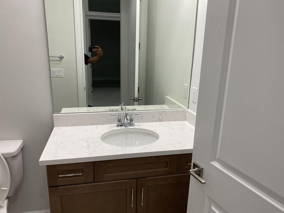 For Rent: $5,950 (5 beds, 4 baths, 3585 Square Feet)