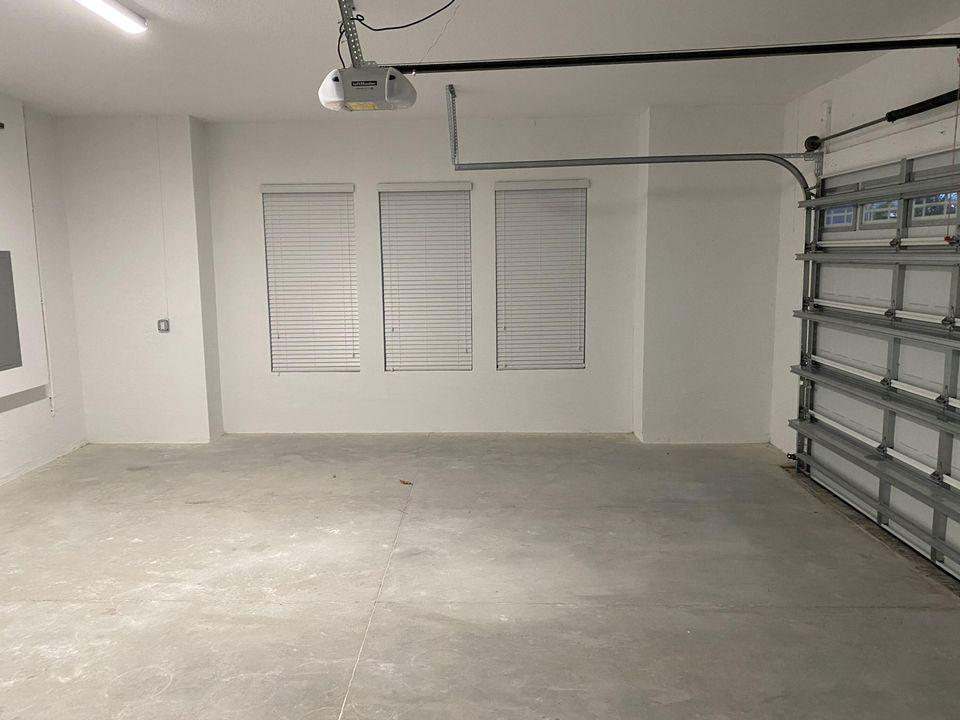 For Rent: $5,950 (5 beds, 4 baths, 3585 Square Feet)