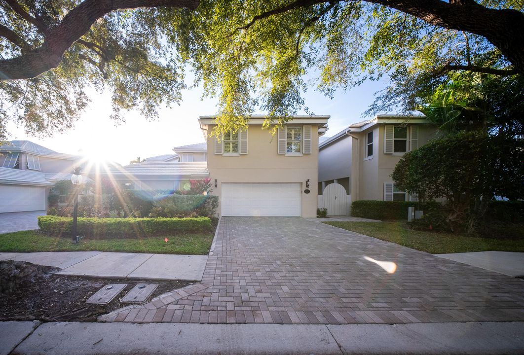 For Rent: $9,800 (4 beds, 2 baths, 2544 Square Feet)