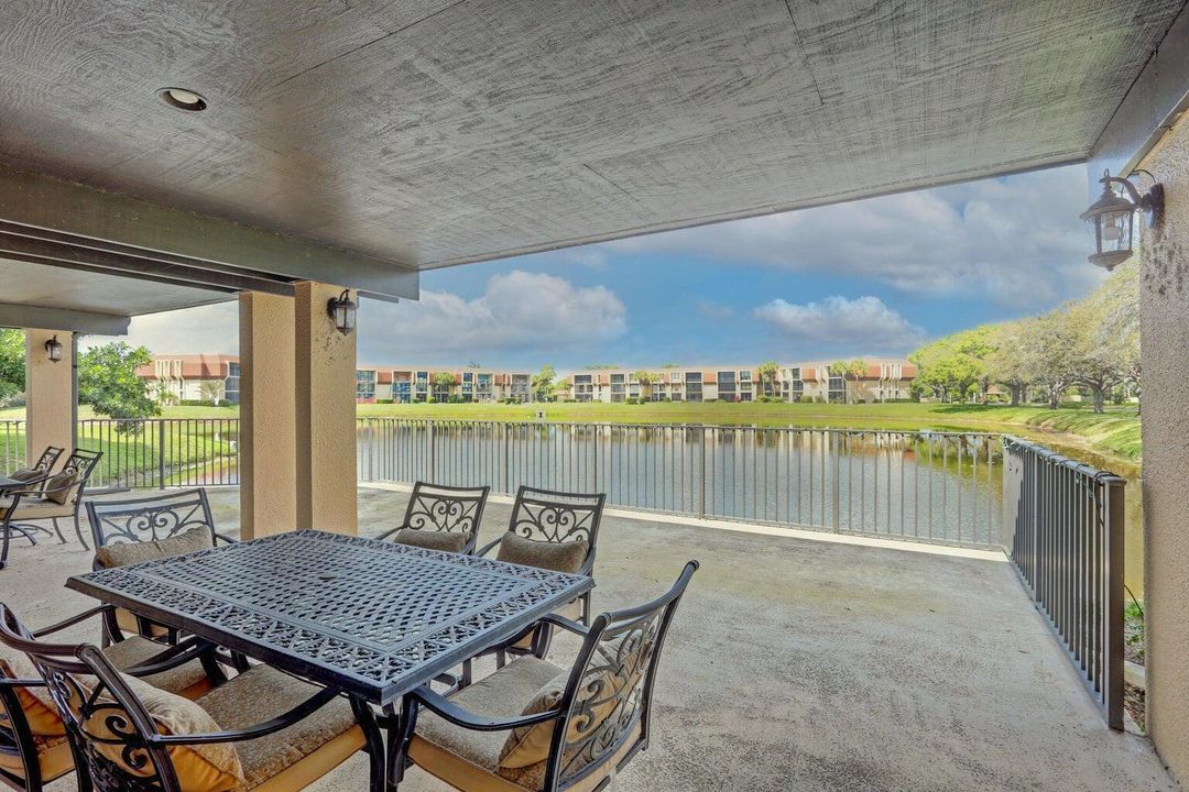 For Sale: $299,000 (2 beds, 2 baths, 1287 Square Feet)