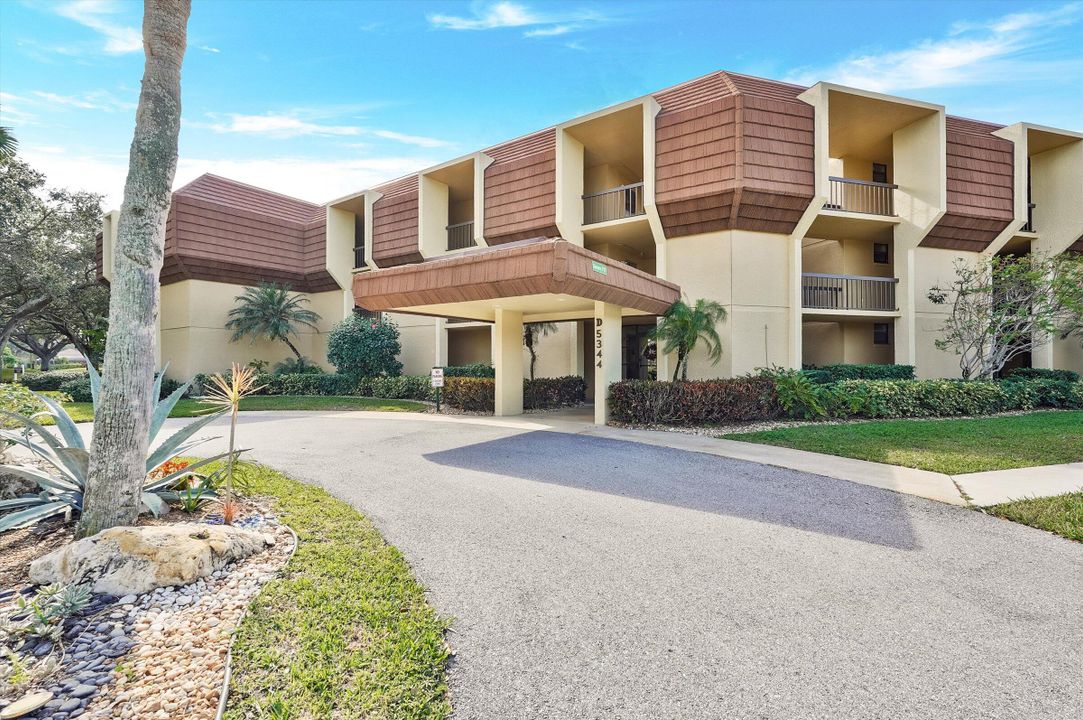 For Sale: $299,000 (2 beds, 2 baths, 1287 Square Feet)