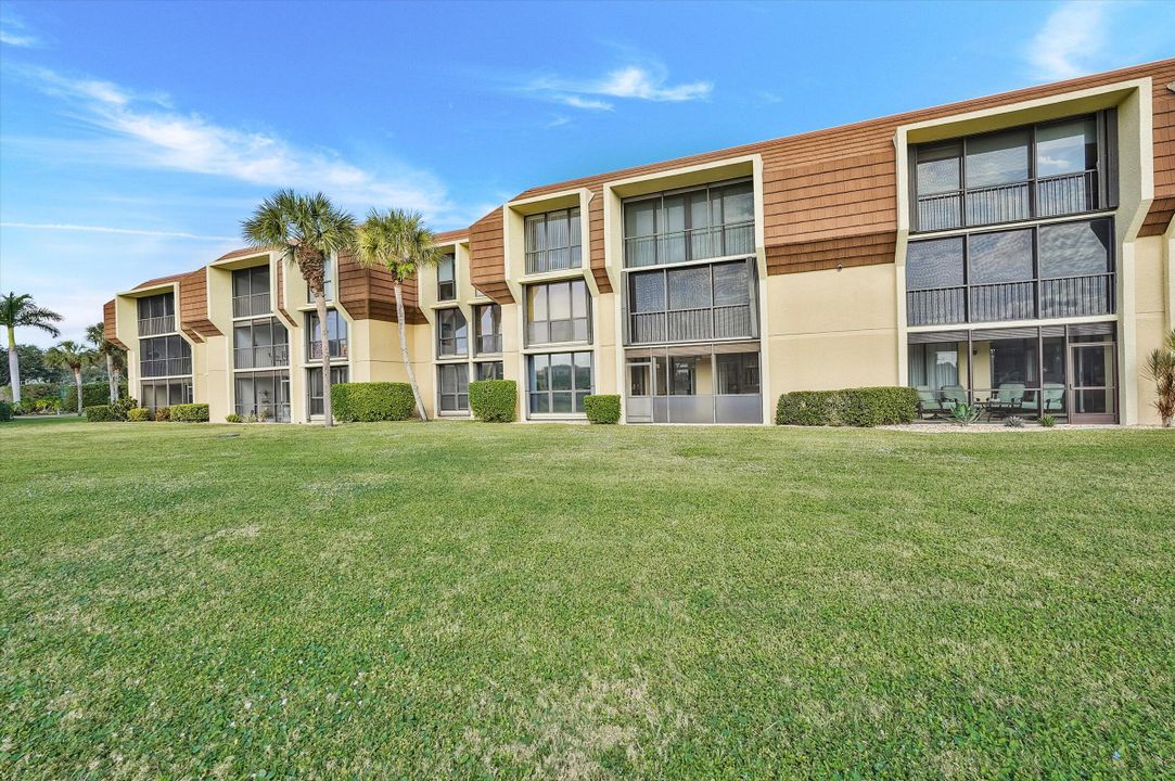 For Sale: $299,000 (2 beds, 2 baths, 1287 Square Feet)