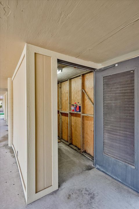 For Sale: $299,000 (2 beds, 2 baths, 1287 Square Feet)