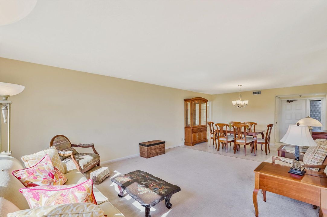 For Sale: $299,000 (2 beds, 2 baths, 1287 Square Feet)