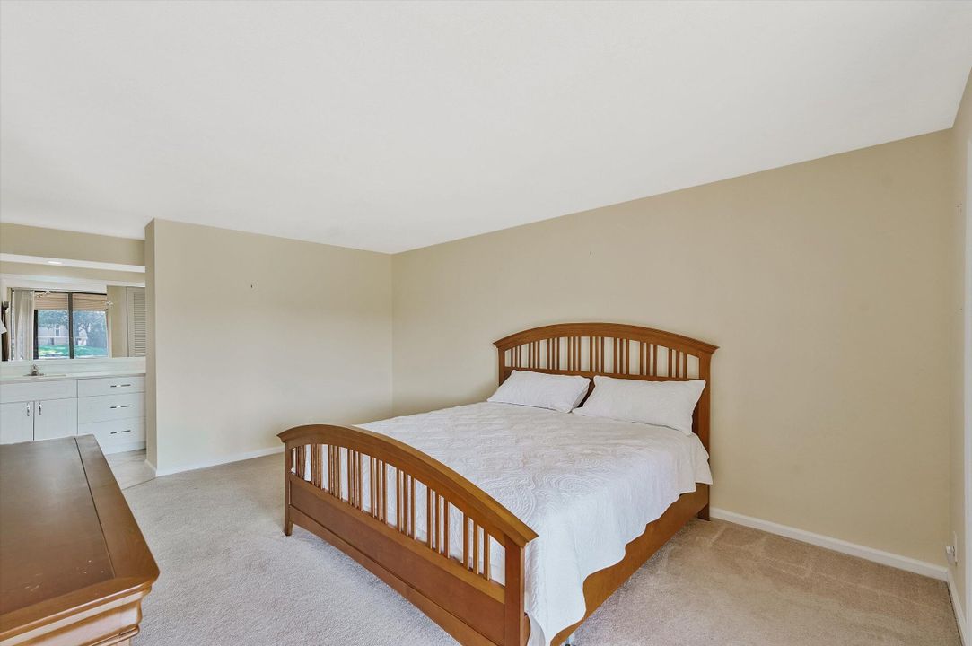 For Sale: $299,000 (2 beds, 2 baths, 1287 Square Feet)