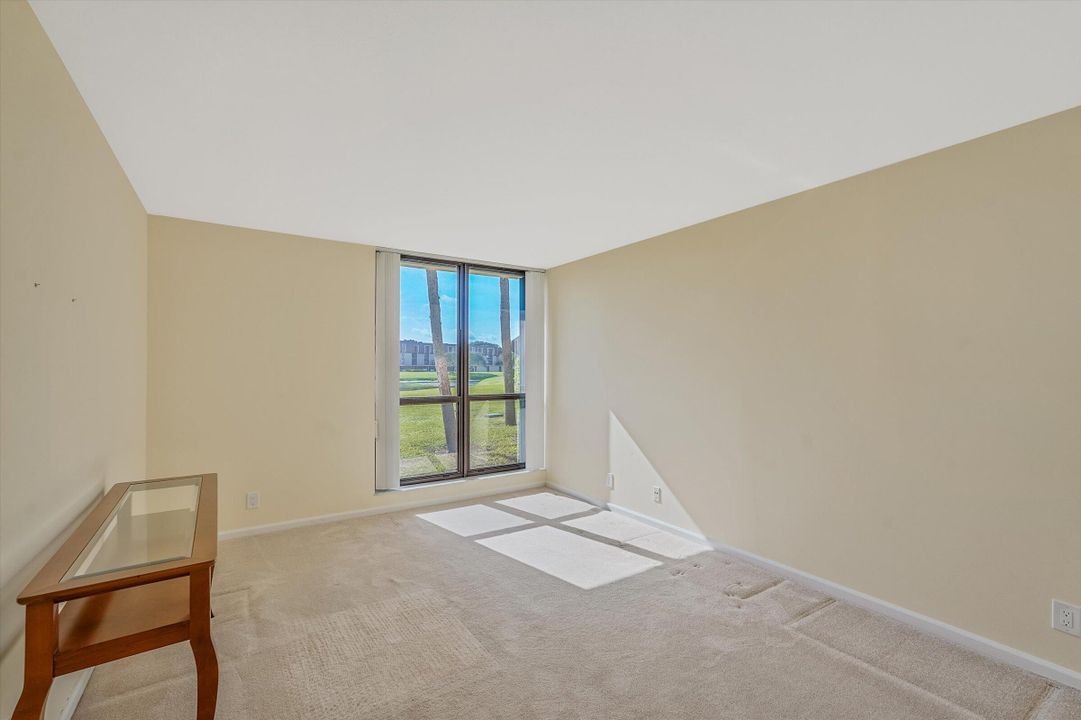 For Sale: $299,000 (2 beds, 2 baths, 1287 Square Feet)