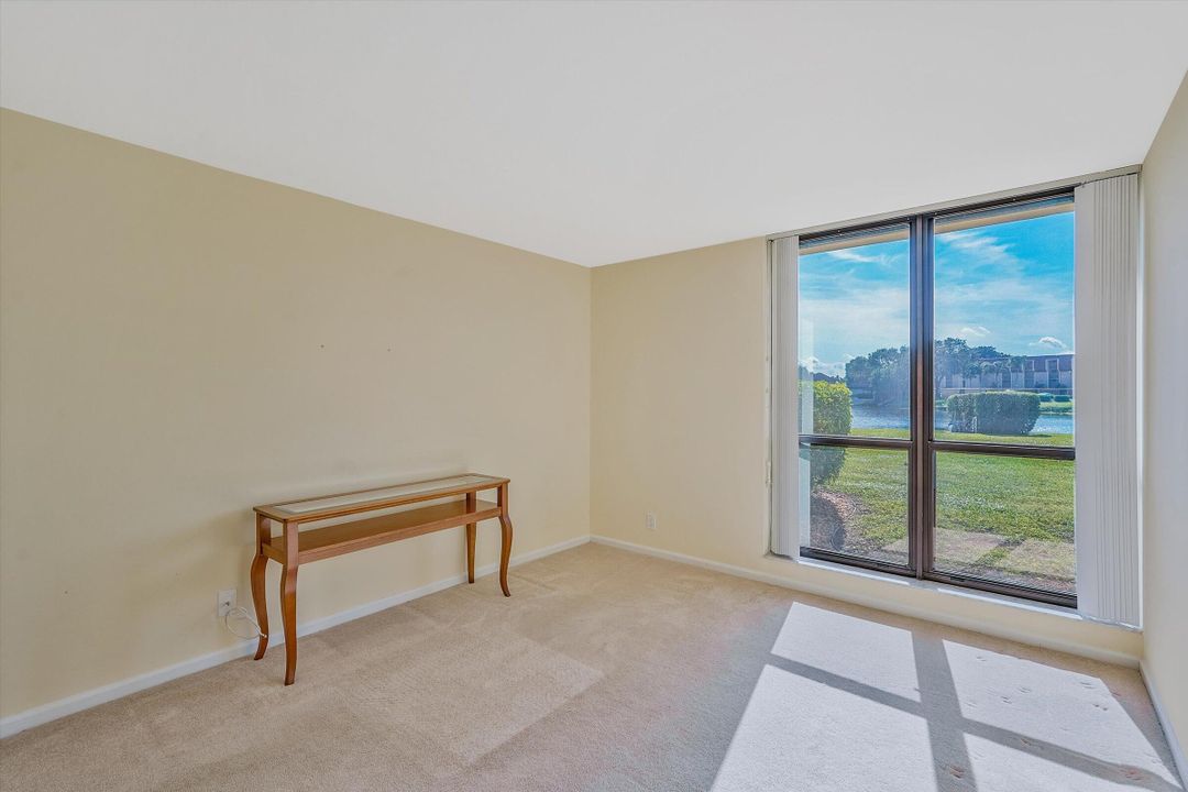 For Sale: $299,000 (2 beds, 2 baths, 1287 Square Feet)