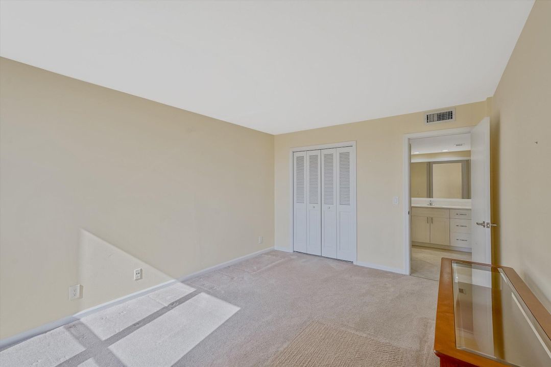 For Sale: $299,000 (2 beds, 2 baths, 1287 Square Feet)
