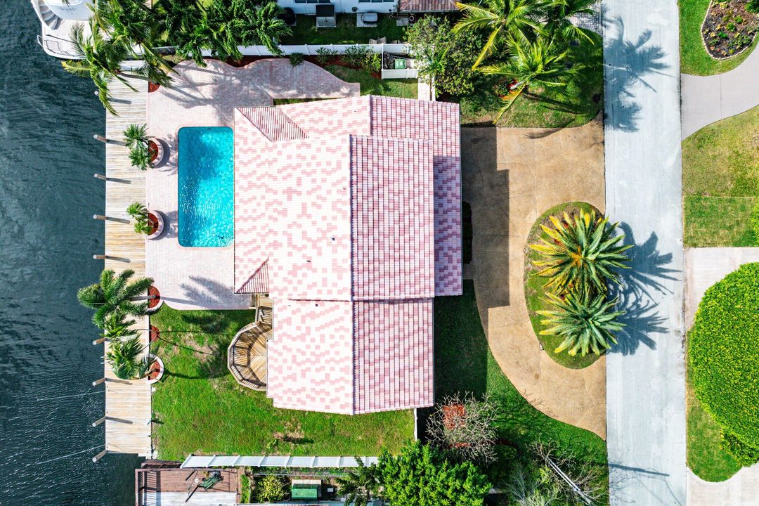 На продажу: $3,200,000 (4 спален, 3 ванн, 2910 Квадратных фут)