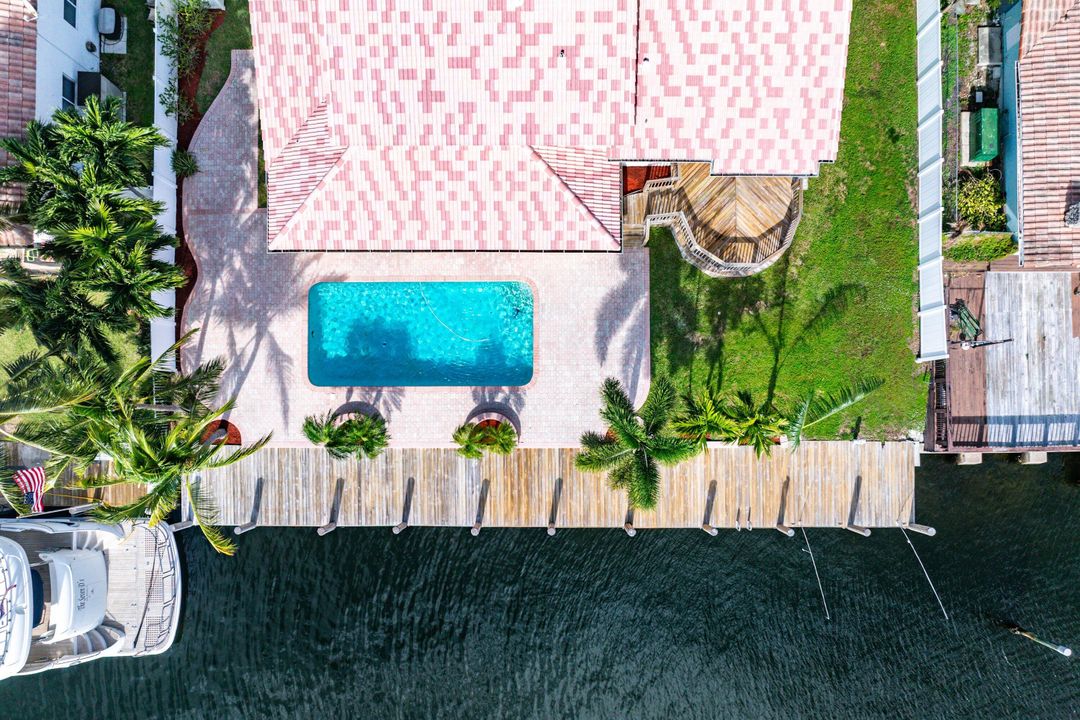 На продажу: $3,200,000 (4 спален, 3 ванн, 2910 Квадратных фут)