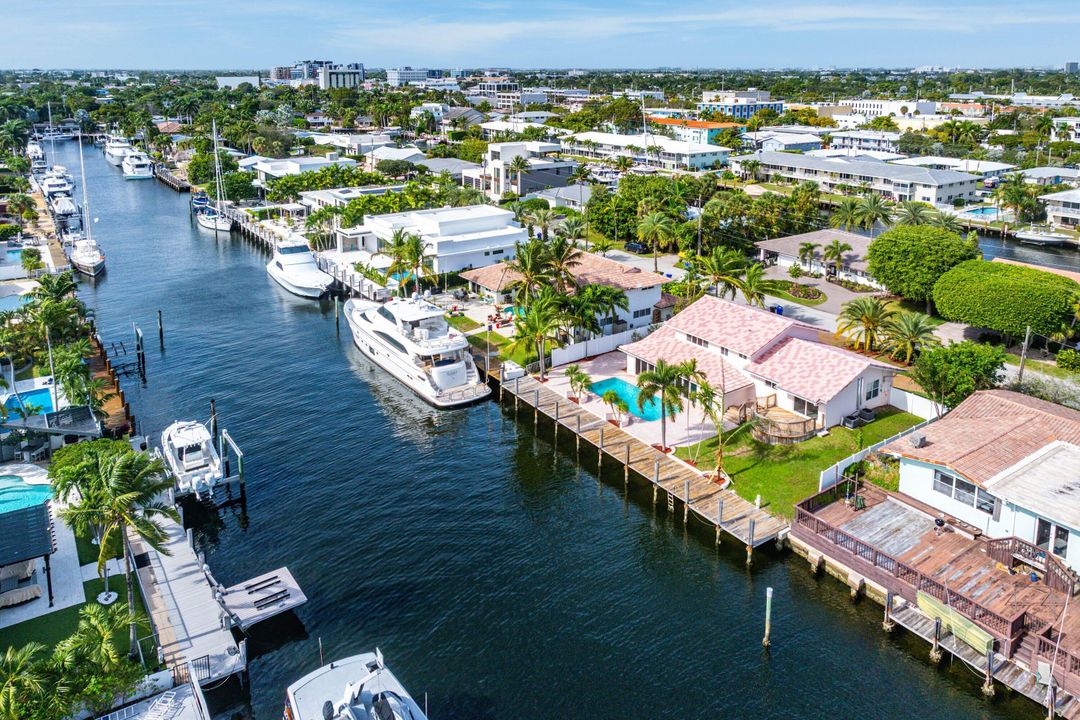 На продажу: $3,200,000 (4 спален, 3 ванн, 2910 Квадратных фут)