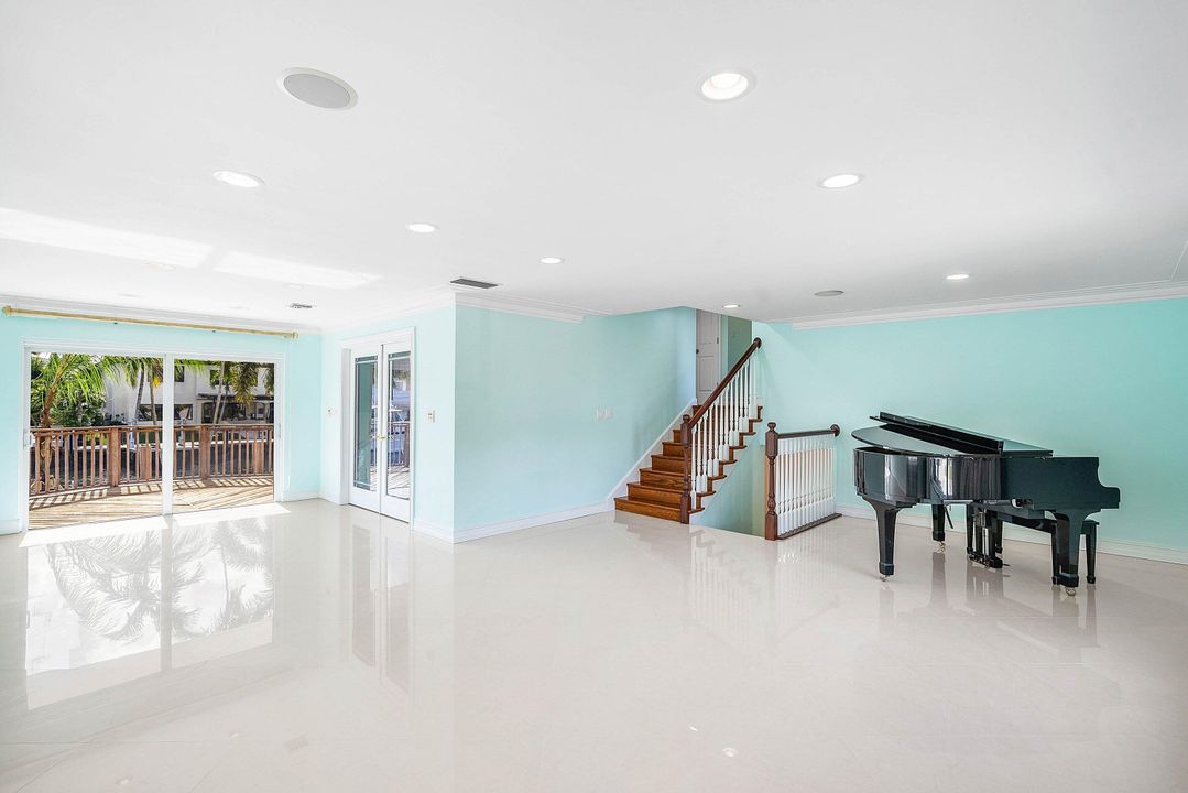 На продажу: $3,200,000 (4 спален, 3 ванн, 2910 Квадратных фут)