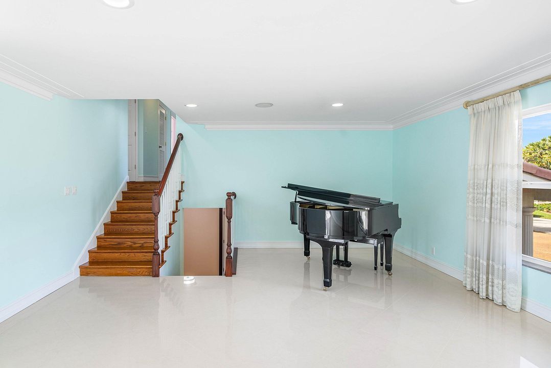 На продажу: $3,200,000 (4 спален, 3 ванн, 2910 Квадратных фут)