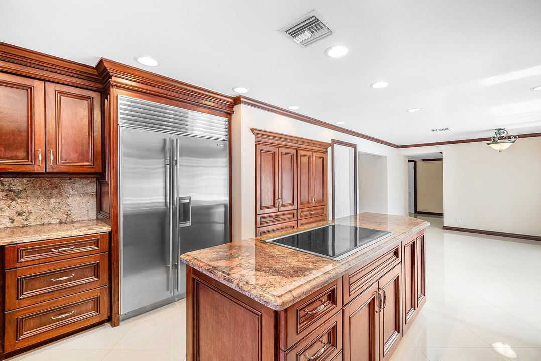 На продажу: $3,200,000 (4 спален, 3 ванн, 2910 Квадратных фут)